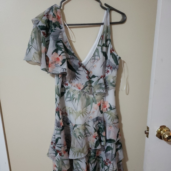 Party dress - Picture 2 of 3